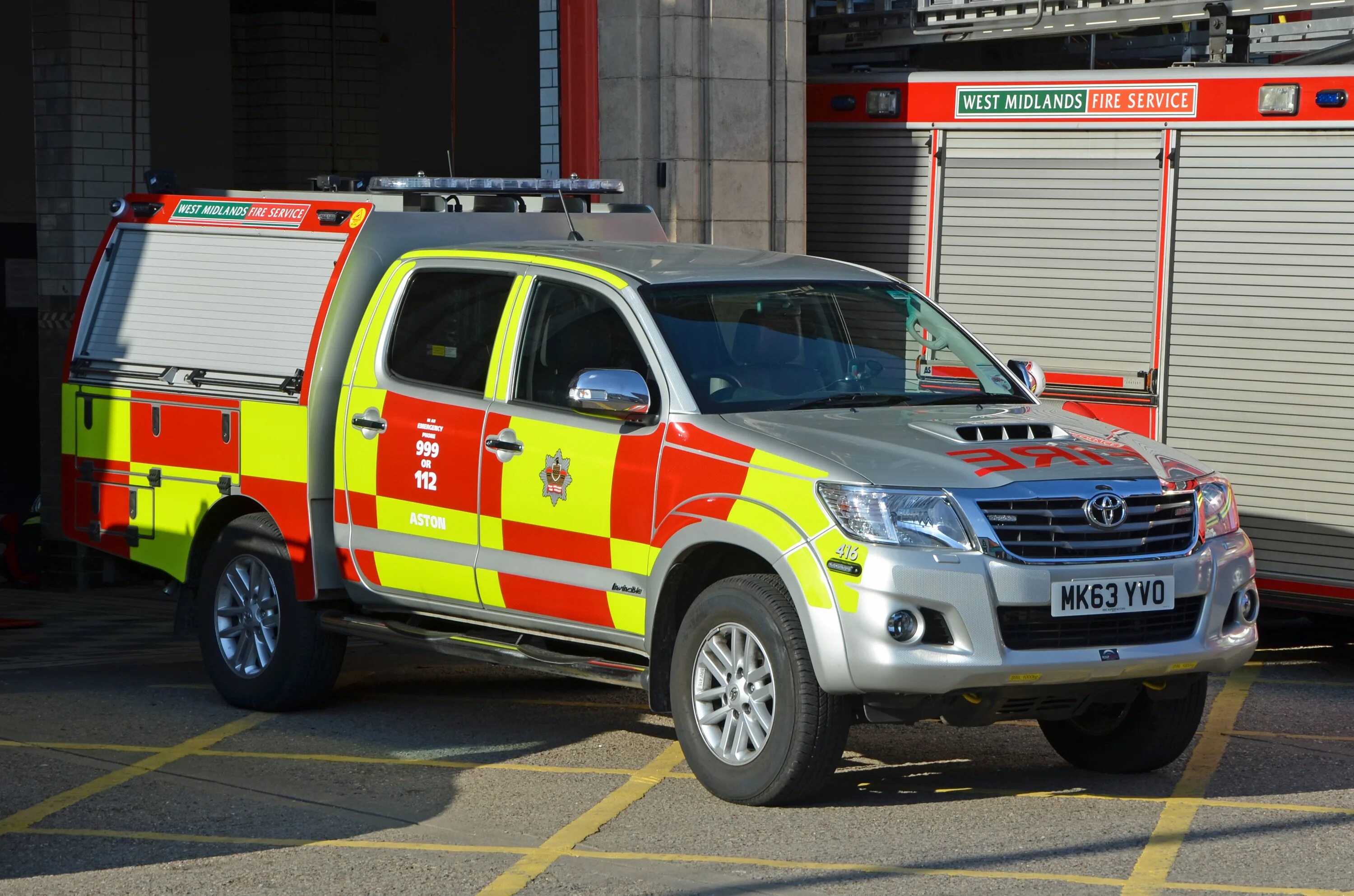 Fire truck police car. Полицейский транспорт. Хайлюкс ДПС. Fire Тойота. Тойота Хайлюкс ДПС.