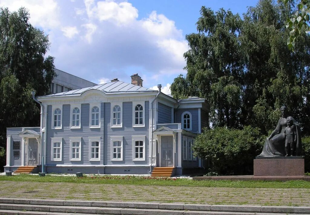 Дом памятник ленина в новосибирске. Дом ленина информация. Усадьба семьи ульяновых ульяновск. Дом ленина новосибирск. Музей ульянова-ленина в ульяновске.