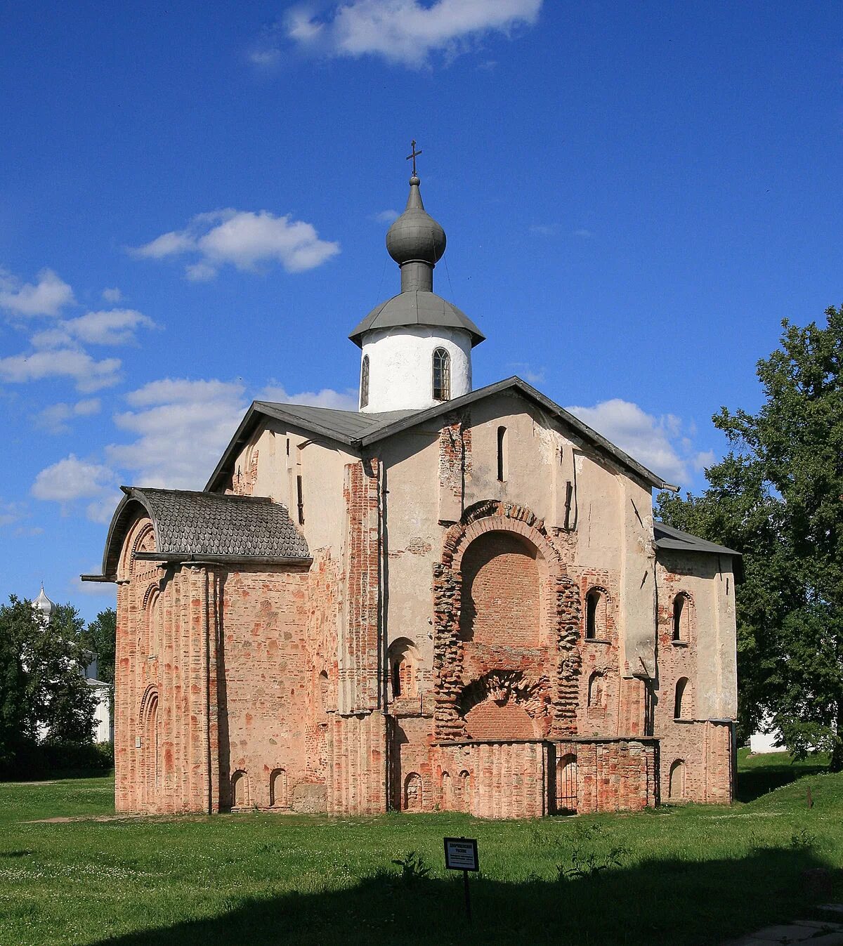 Храм Параскевы пятницы в Новгороде. Церковь Параскевы пятницы Великий Новгород. Церковь Параскевы пятницы на торгу в Новгороде. Церковь Параскевы пятницы на Ярославовом Дворище в Новгороде. Новгород церковь параскевы