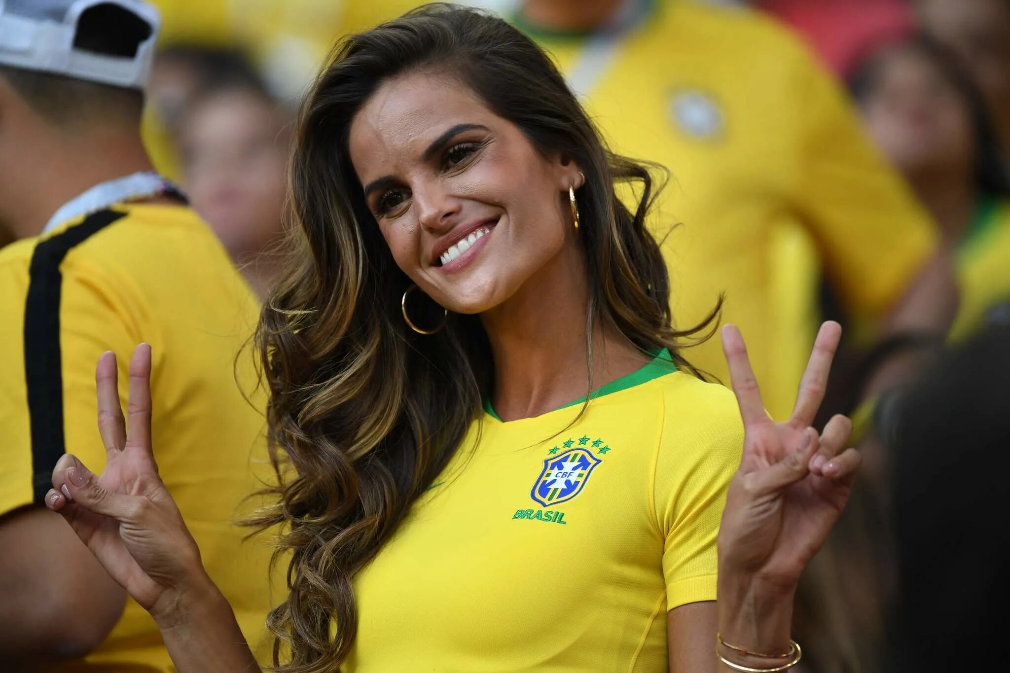 Бразилия Izabel Goulart Football. Бразильские болельщицы ЧМ 2018. Фанатка Бразилии. Бразильская модель 4 буквы