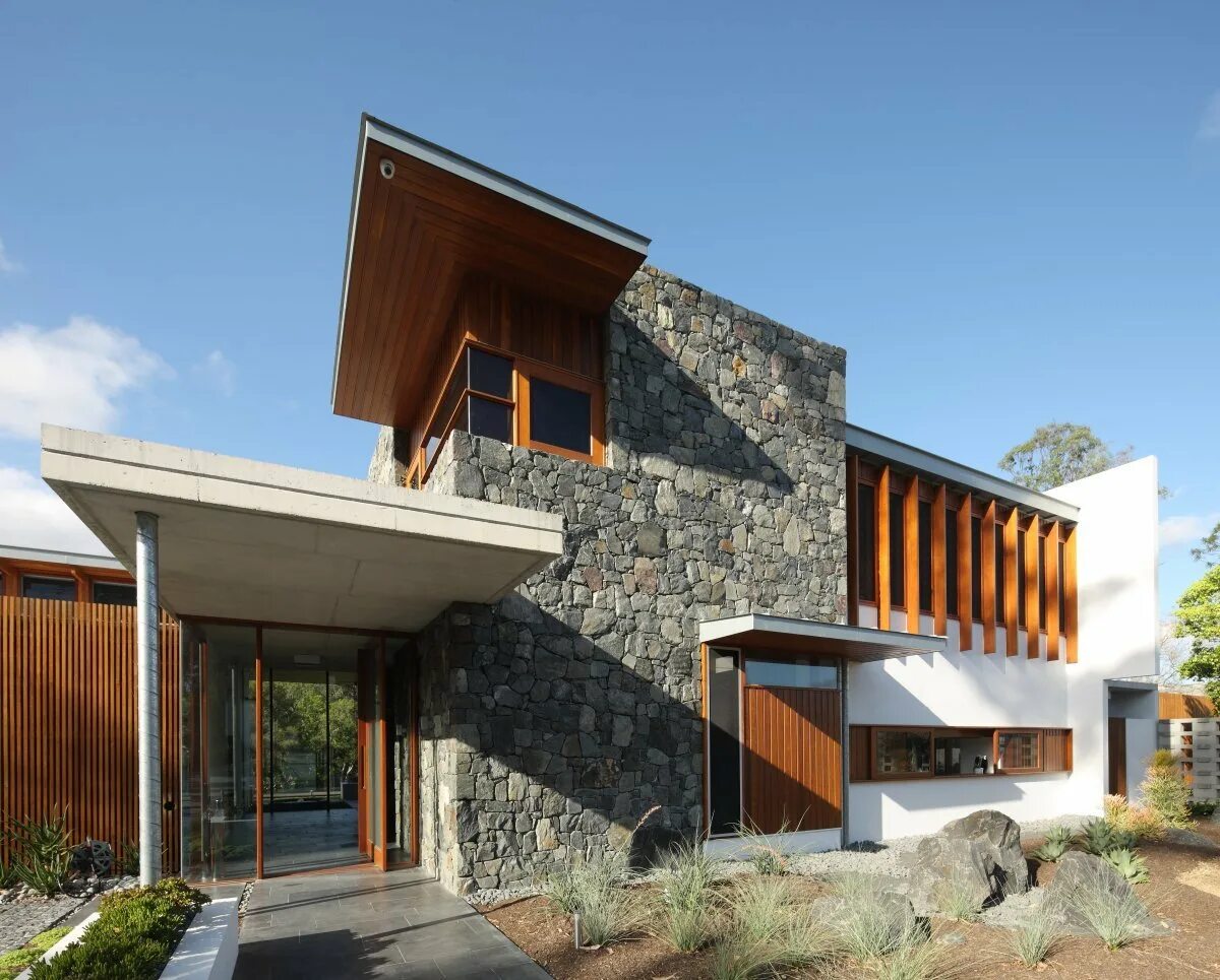 Натуральный дом. Экостиль в архитектуре. Современная отделка фасада. Красивые каменные дома. Экодома зеленая архитектура.