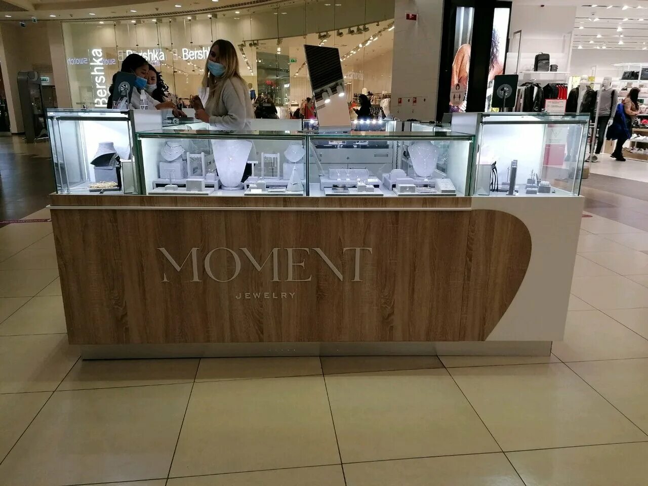 ювелирный магазин moment. Moment магазин украшений. магазин момент ювелирный. Moment ювелирные украшения. магазин момент ювелирный.