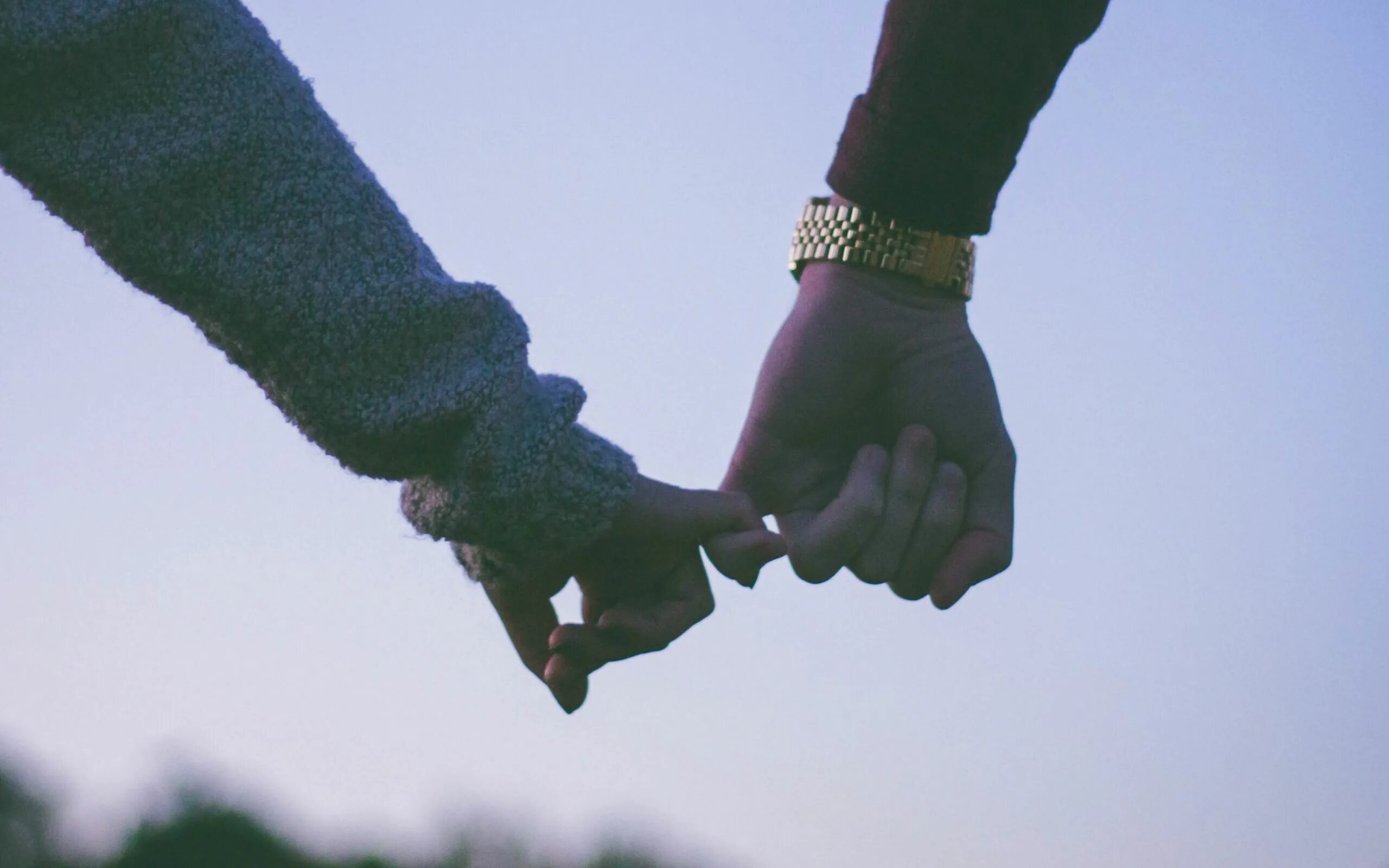 Держатся за руки. Наби моя любимая мачеха лакорн с русской озвучкой. Любовь насилие дружба. Дазай и чуя. Наби дорама.