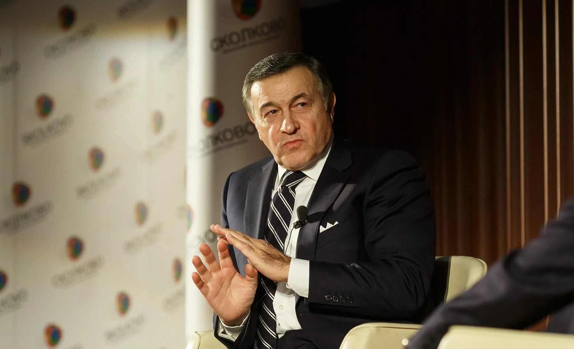 Араз искендер оглы агала́ров. Араз искендер. Араз искендер оглы агаларов. Арас агаларов в молодости. Араз искендер оглы агала́ров.