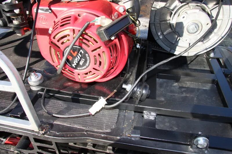 Кронштейн вариатор сафари-100. Замена вариатора сафари. Вариатор сафари мухтар 15. Двухопорный вариатор сафари 3 комплект. Вариатор комплект вариатор сафари мота буксировщика.