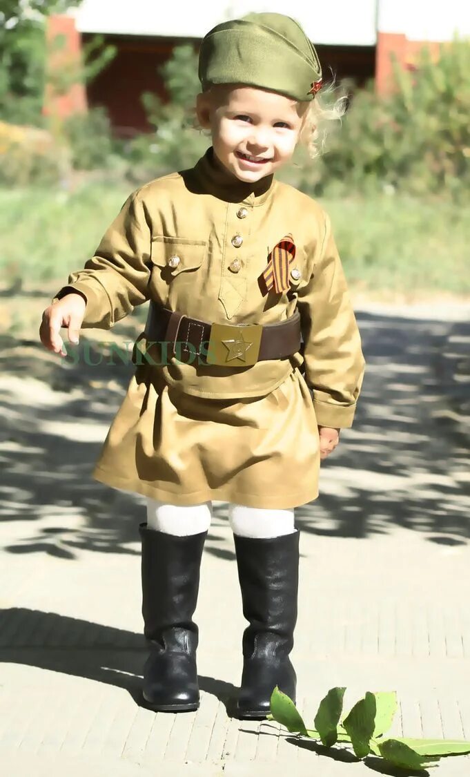 Военный костюм 9 мая. Детская Военная форма. Дети в военной форме. Солдатская форма для девочек. Детские военные формы.