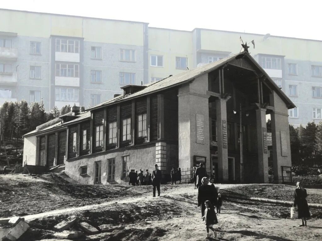 железногорск-илимский кинотеатр. железногорск-илимский 4 квартал. город железногорск-илимский. кинотеатр железногорск илимский. старый город железногорск илимский.