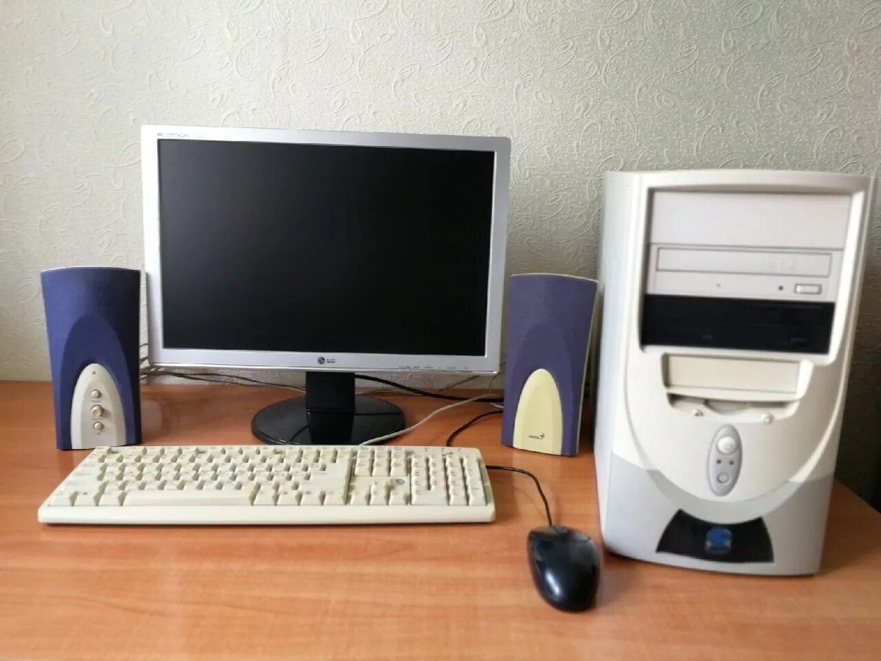 Мониторус. Системный блок с клавиатурой и мышью. Компьютер монитор клавиатура мышь. ПК С монитором и клавиатурой и мышкой. Компьютер монитор мышь клавиатура системный блок.