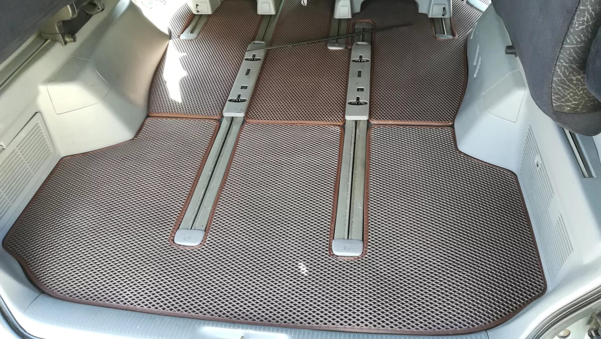 Eva коврики альфард. 3d коврики toyota alphard. Toyota alphard eva kovrik. 3d коврики toyota alphard. Тойота альфард 10 кузов салон.