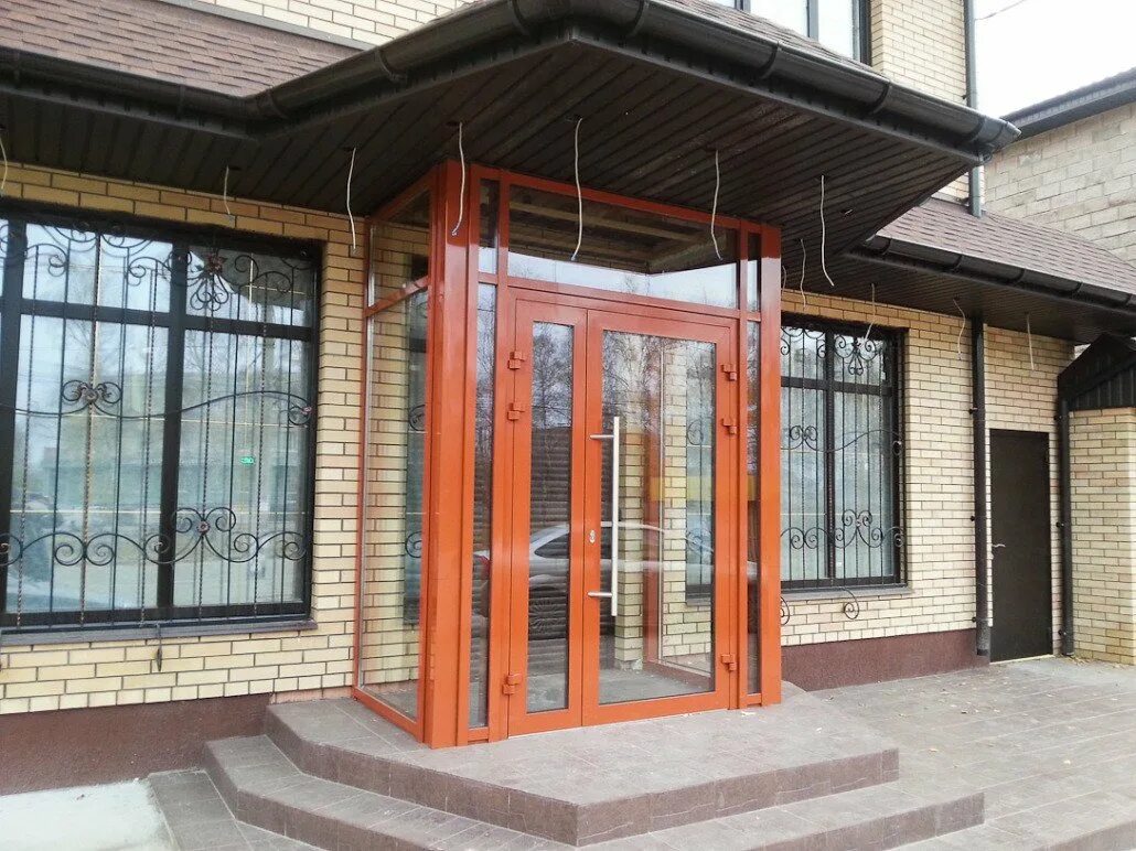 Установить входную группу