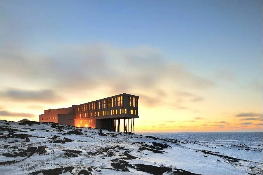 Island inn. «Fogo Island Inn», Канада. Отель « Fogo Island Inn», Newfoundland. Фого. «Fogo Island Arts», о-в Фого, Канада.