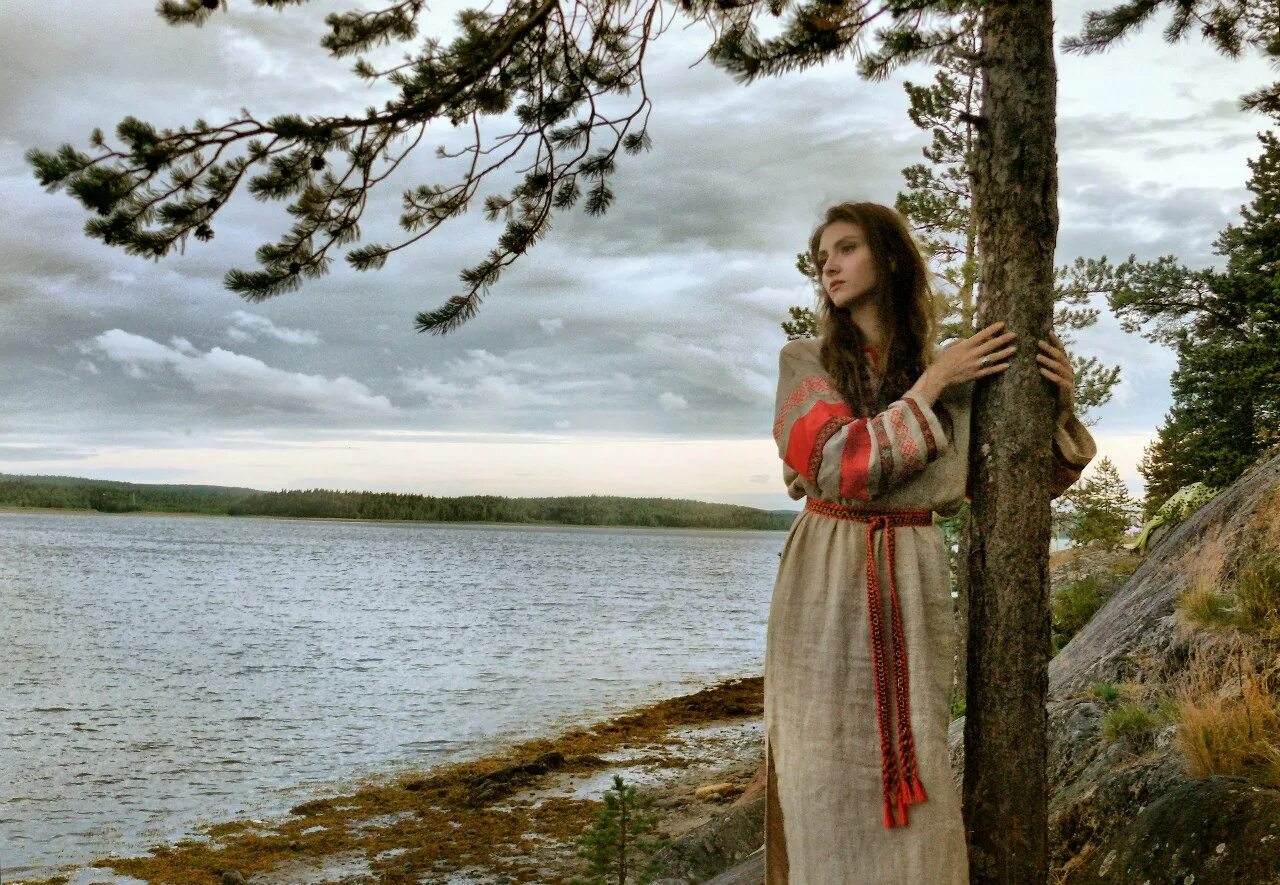 Река тарбуга. Художник жданов владимир юрьевич лето в деревне картины. Художник жданов владимир юрьевич деревня. Картины всеволода иванова ведическая русь. Дворец елизаветы.