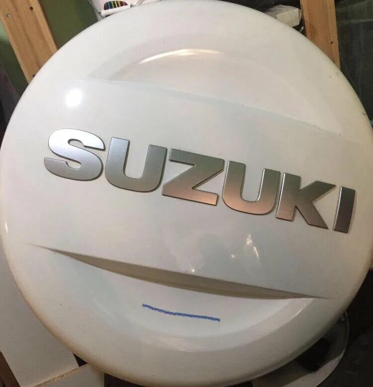 Бокс запасного колеса нива тревал. Колпак запасного колеса. Колпак запасного колеса. Бокс запасного колеса chevrolet niva. Колпак запасного колеса брабус.