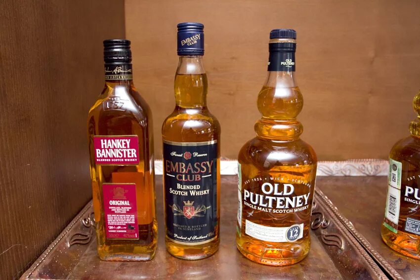 Чем отличается виски от скотча. Scotch напиток алкогольный. скотч виски. шотландский скотч. scotch виски.