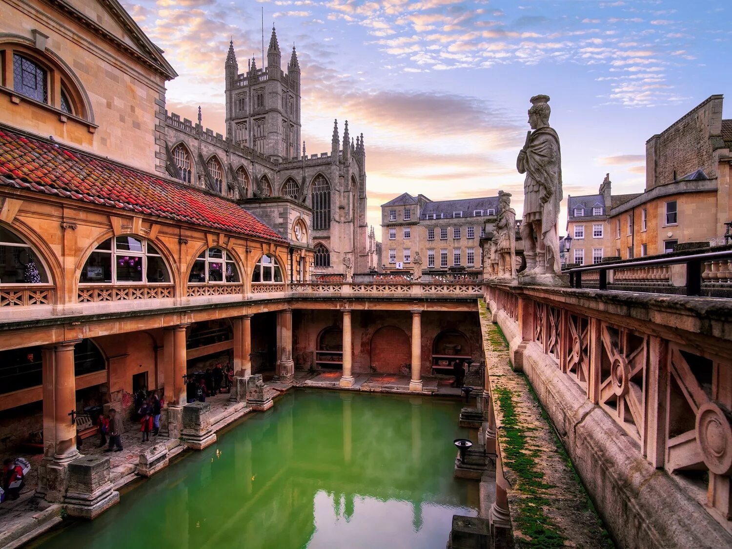 Бат Англия. Bath England City. The Roman Baths in the City of Bath, Somerset, England. Bath Town in England.