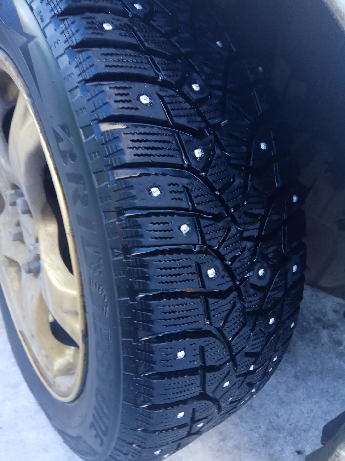 Бриджстоун Спайк 2. Bridgestone Spike-02 205/55 r16. Bridgestone Blizzak Spike-02. Bridgestone Spike-02 205/55 r16 этикетка.