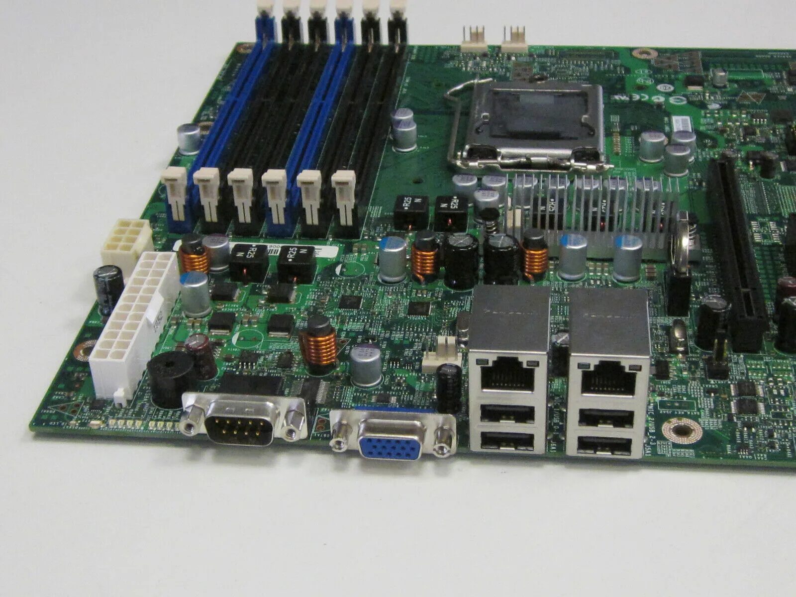 Intel server board. 1156 Intel Server Board s3420gp. Intel s3420gplc. Server Board s3420gp. Intel Server Board s3420gp передняя панель.