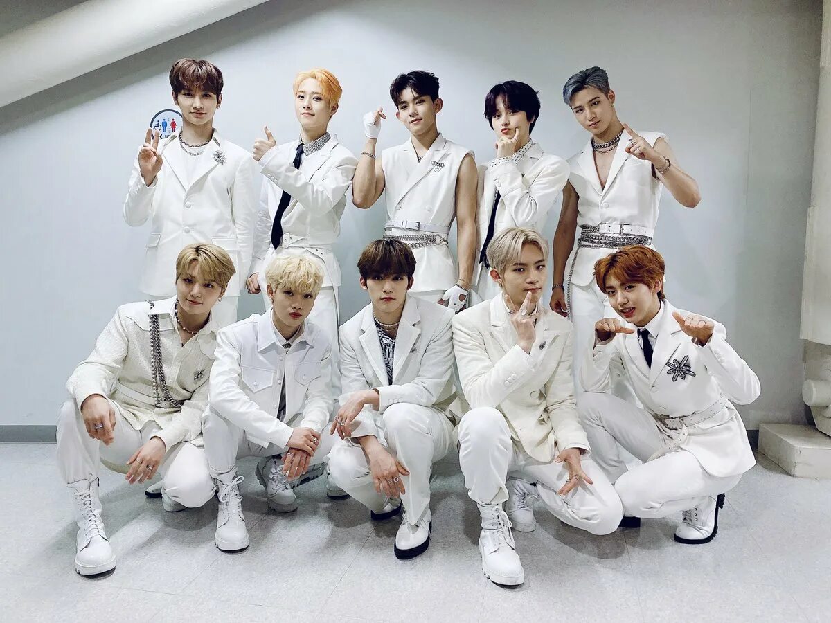 Бтс в москве 2014. Bts в москве 2014. Sf9 участники 2022. Кпоп группы в москве. Ateez участники 2022.