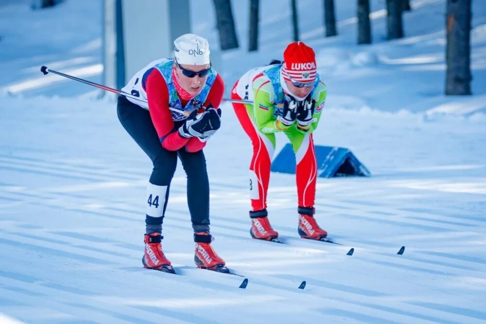 Лыжники 4 10. Лыжные гонки. Спорт лыжные гонки. Лыжные гонки спуск. Лыжные гонки дети.