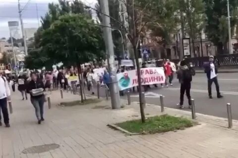 Устраивает на украинском