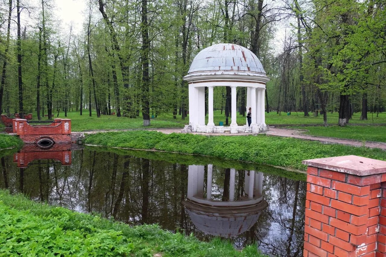 Парк усадьба московская область. Усадьба Марфино Мытищинский район. Марфино усадьба парк. Ансамбль усадьбы Марфино. Пруды парк Марфино.