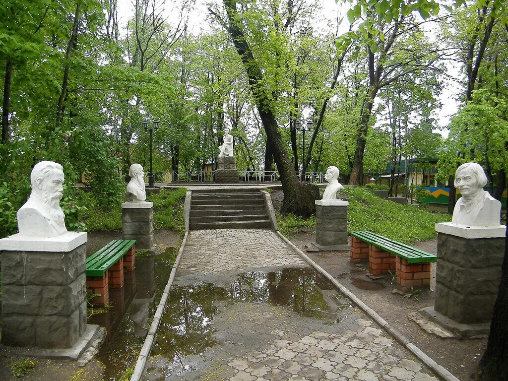 Парк славы мичуринск. Неместные мичуринск. Парк славы мичуринск. Архитектура города мичуринска. Мичуринск филиппов памятник.