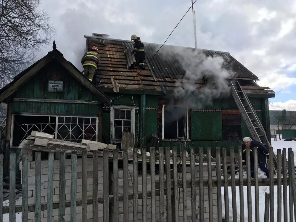 Погода в жуковке брянской на 3 дня. Пожар в жуковке брянской области. пожар в жуковке брянской области дикси. брянская обл г жуковка пожары. пожары в деревне жуковка.