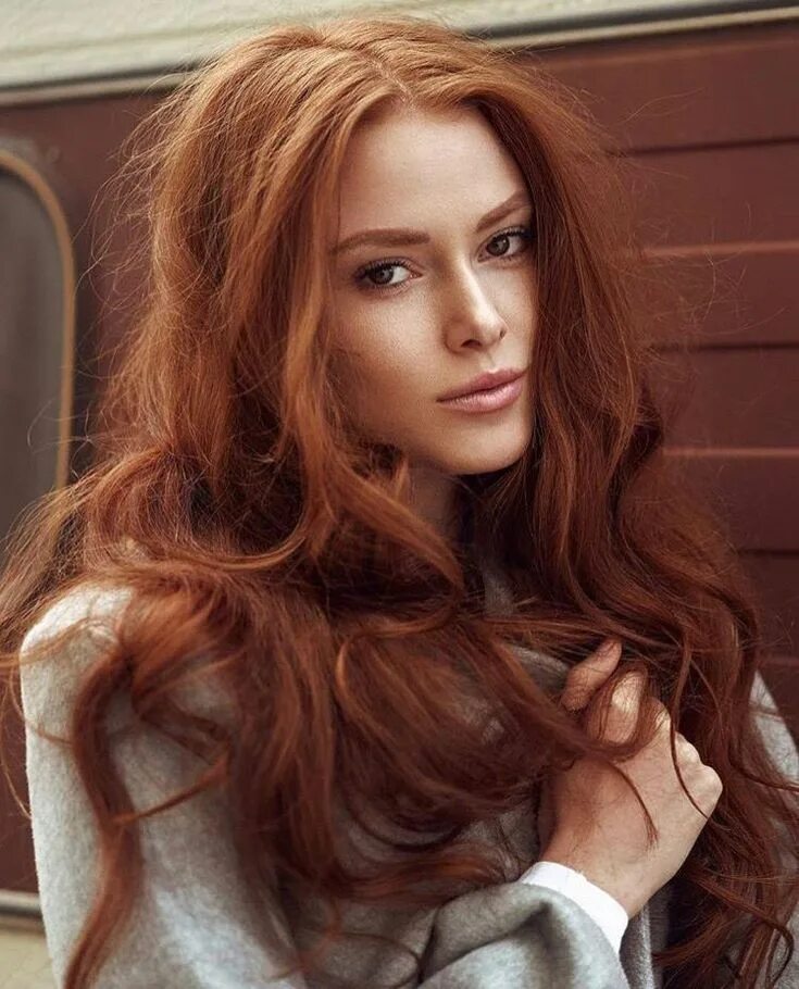 Red hair brown eyes. Медный тициан цвет волос. Red hair brown eyes. Меган прескотт в рыжий цвет волос. Медно каштановый.