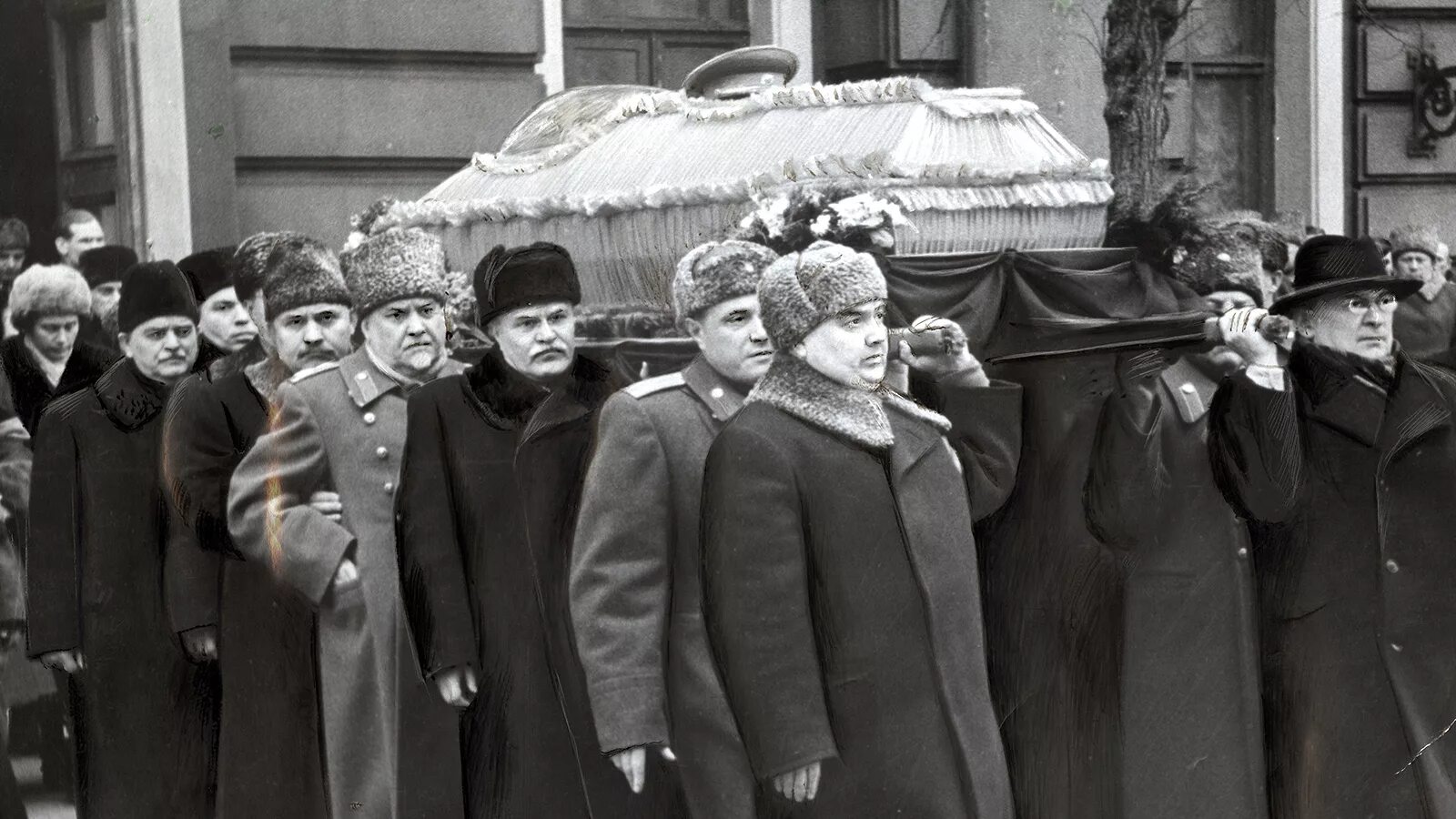 Похороны сталина 1953. Сталин иосиф виссарионович похороны сталина. Смерть сталина 1953. Сталин 1953 похороны. Давка на похоронах сталина.