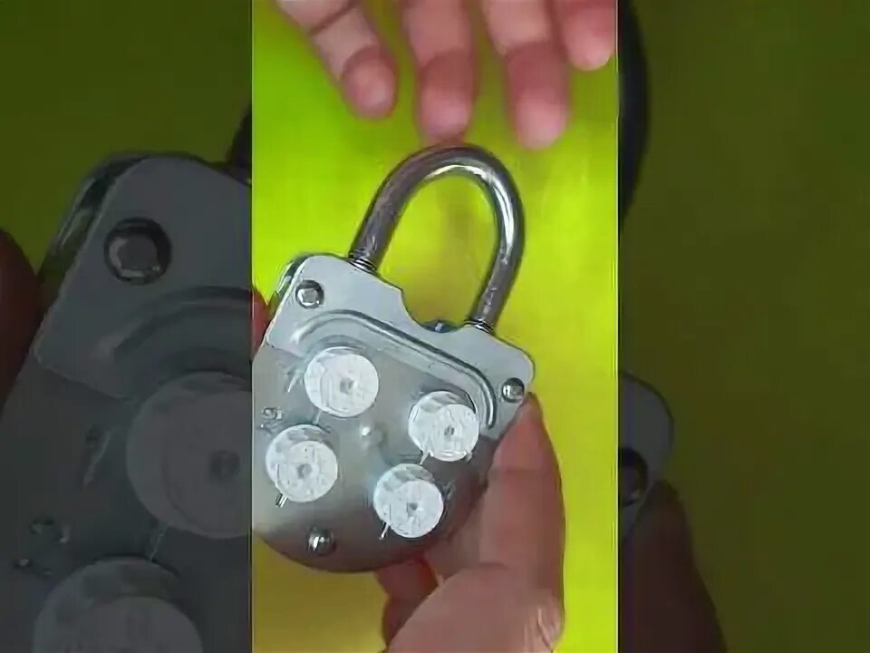 Как открыть кодовый замок видео. Вскрытие висячих замков. как вскрыть навесной замок. как открыть навесной кодовый замок. как открыть цифровой замок если забыл код на замке.