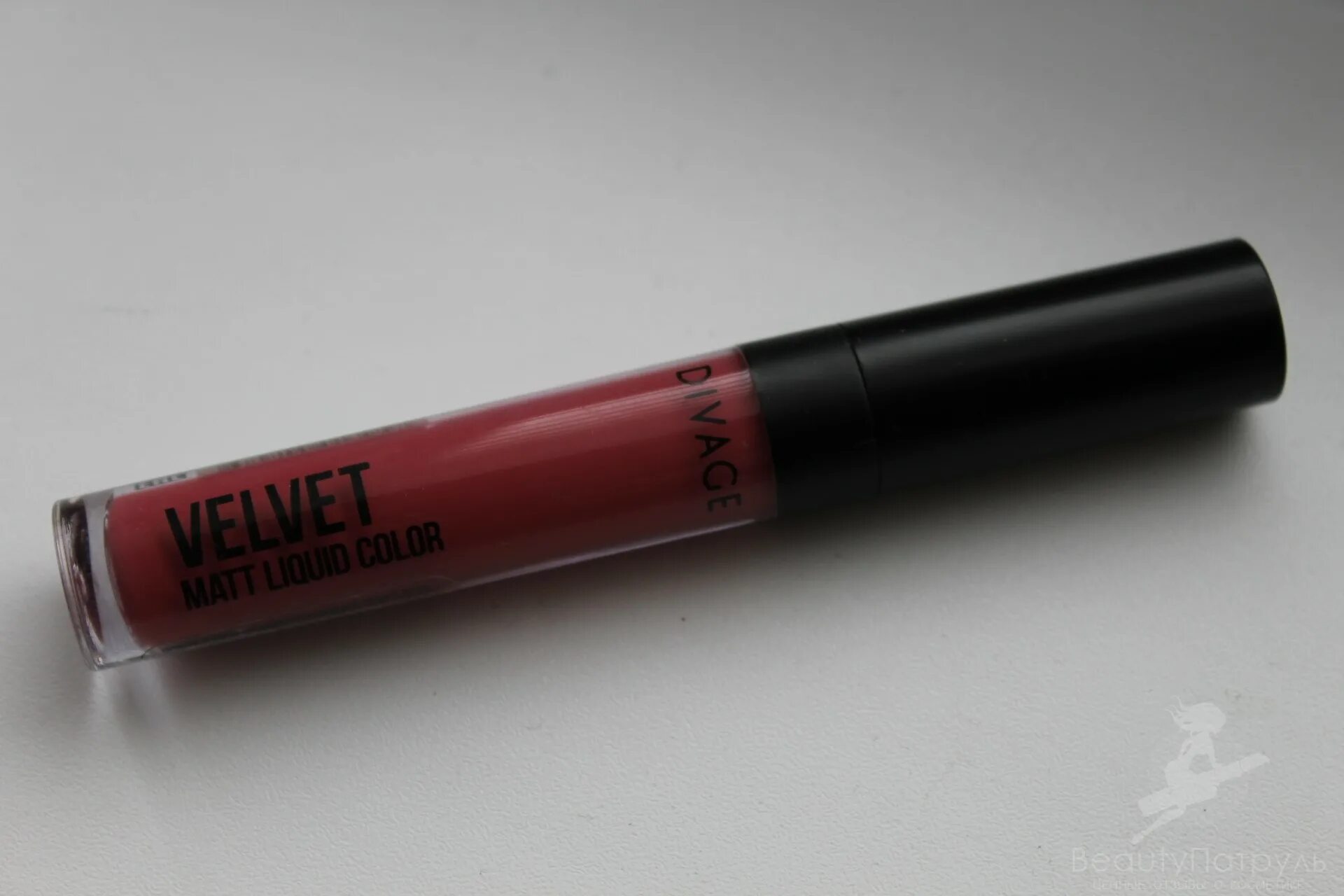 Помада для губ диваж. Жидкая помада Диваж вельвет. Divage Velvet Matte Liquid Lipstick. Divage Velvet Matte Liquid Color 06. Помада Диваж вельвет матовая.