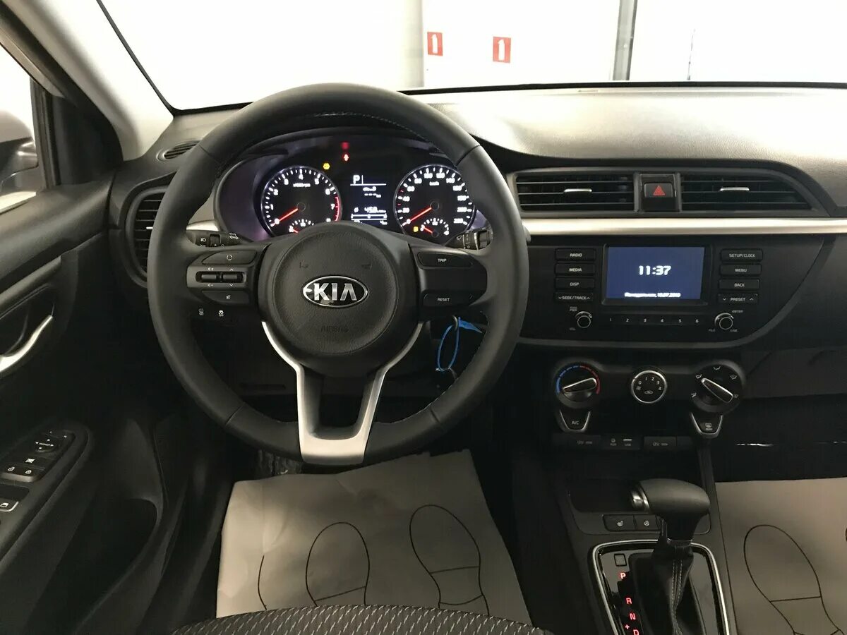 Киа рио максимальная комплектация. Киа Рио 2019 салон. Kia Rio 4 x-line салон. Киа Рио 2021 комплектация комфорт. Kia Rio x-line салон.