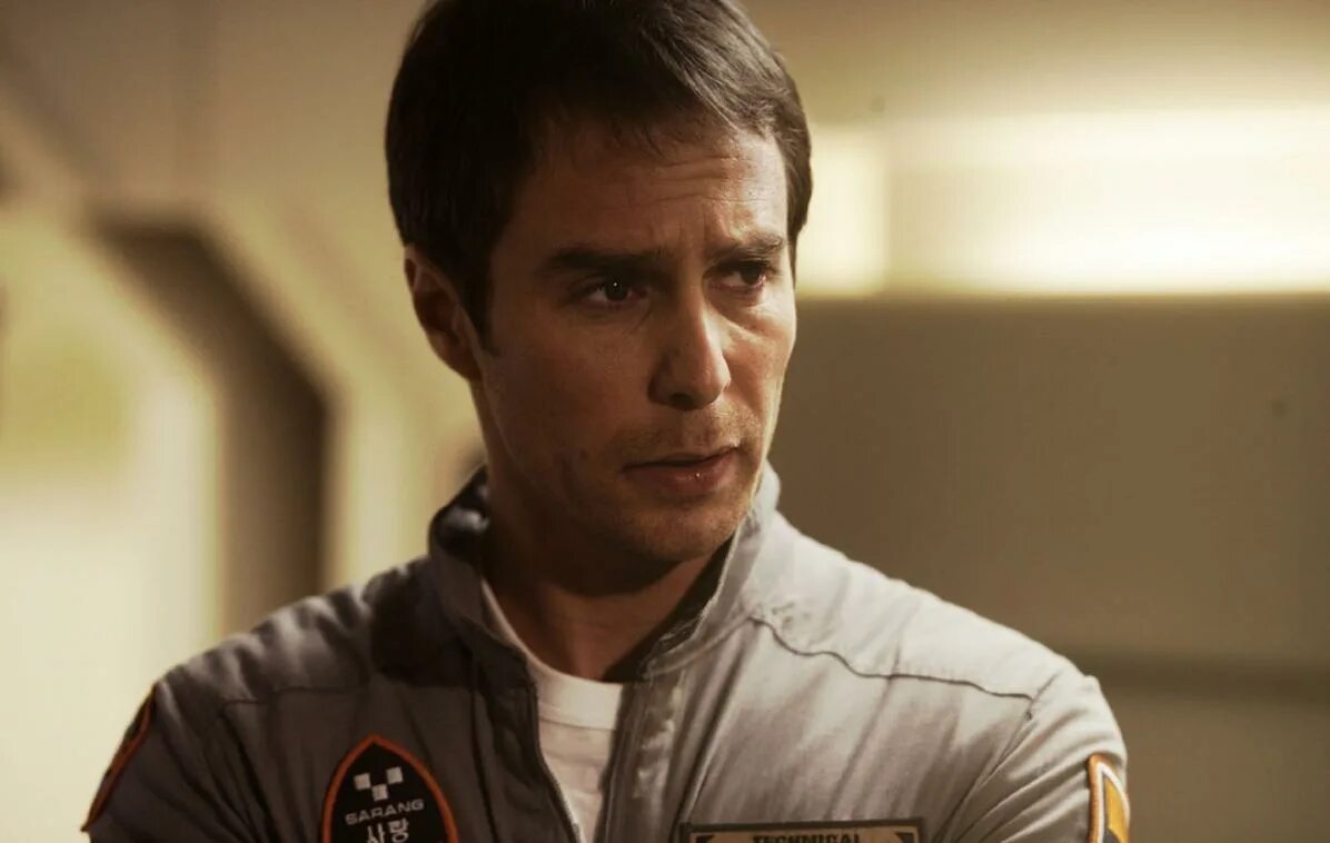 Луна 2112 кевин спейси. Луна 2112 кевин спейси. Сэм рокуэлл луна 2112. Данкан джонс. Moon movie.