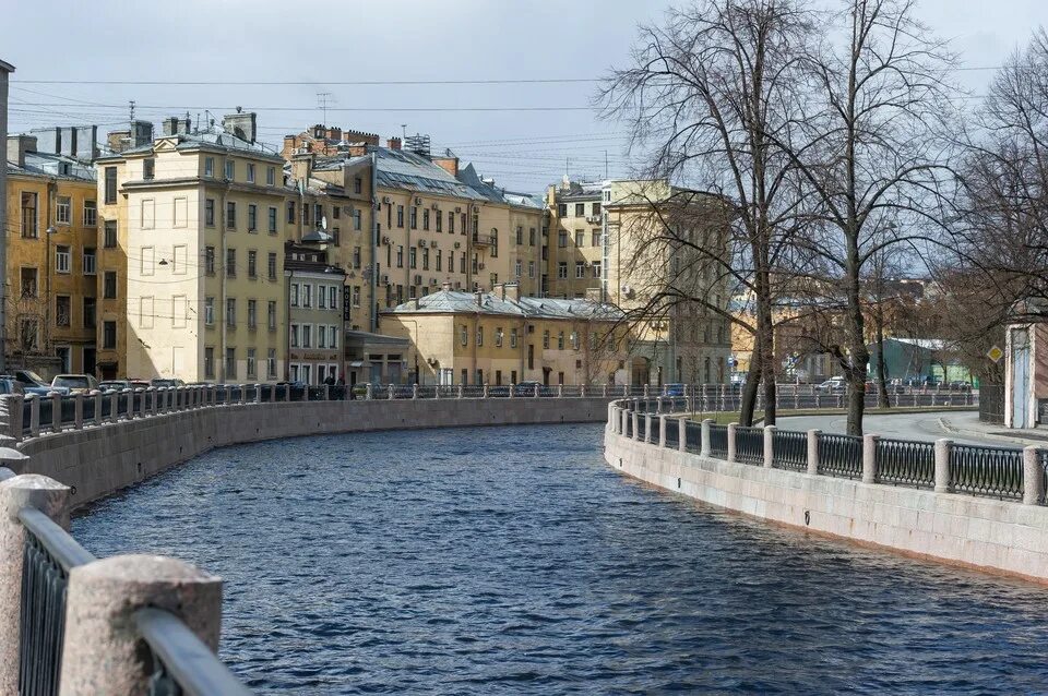 Наб реки карповки. Река карповка санкт-петербург. набережная реки карповки. набережная реки карповки спб. петроградская сторона набережная карповки.