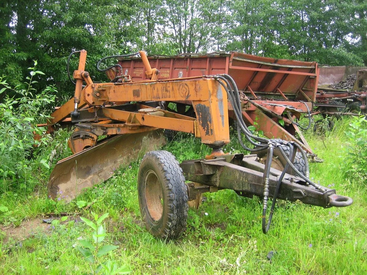 Грейдер СД-105а. Грейдер прицепной СД-105/СД. Прицепной автогрейдер СД 105а. Т 150 С прицепным грейдером.