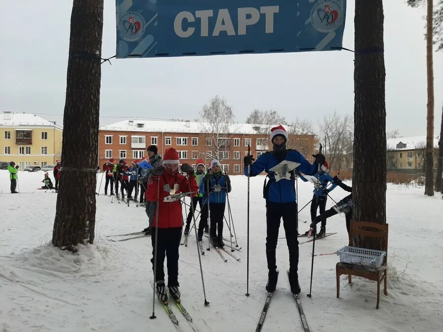 Ориентирование новый год. С новым годом ориентирование. Ориентирование новый год. Ориентирование новый год картинки. Спортивное ориентирование бирсу.