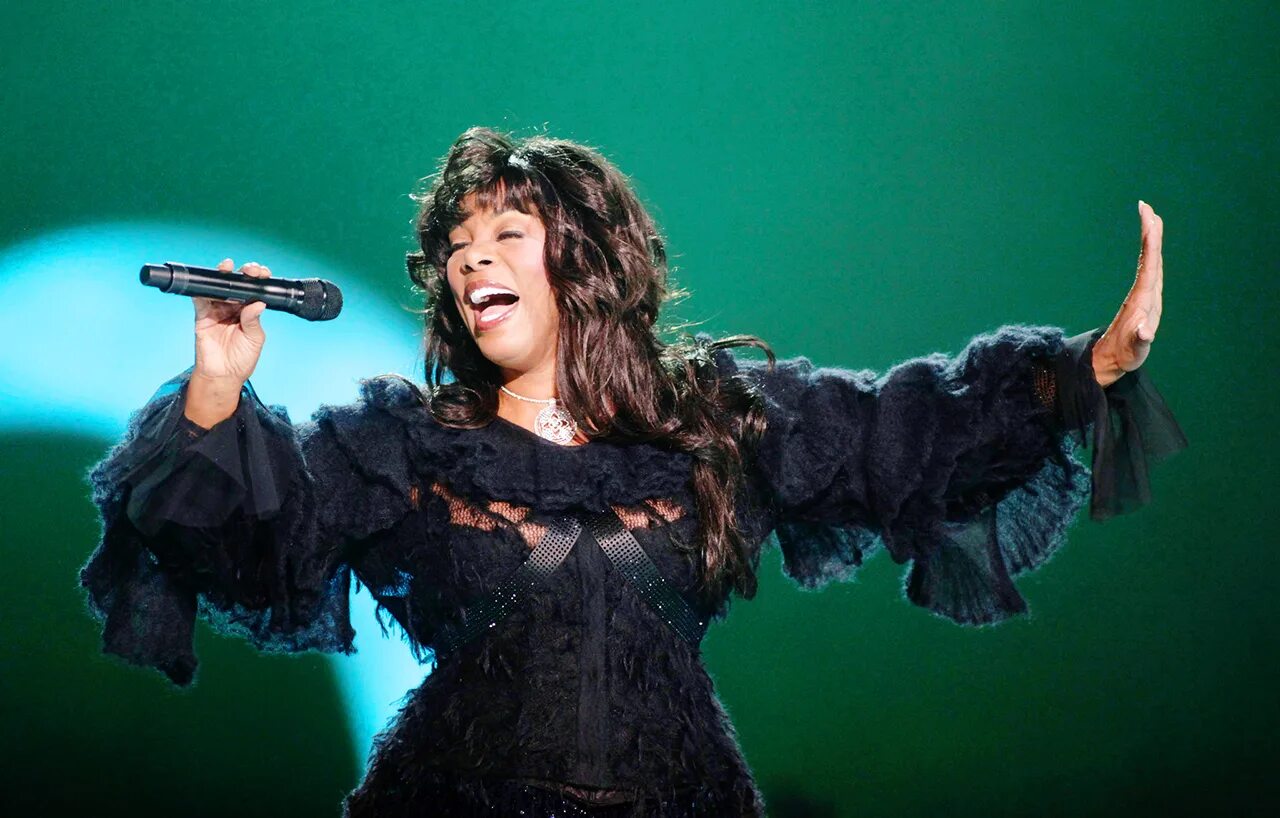Диско певицы. Певица донна саммер. королева диско донна саммер. donna summer 2012. донна саммер сейчас.