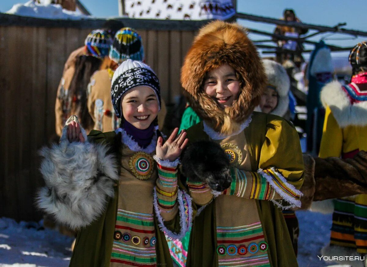 Туризм в Якутии. Якутия зимой. Этнографический туризм Якутия. Якутия туристы. Который час в якутске