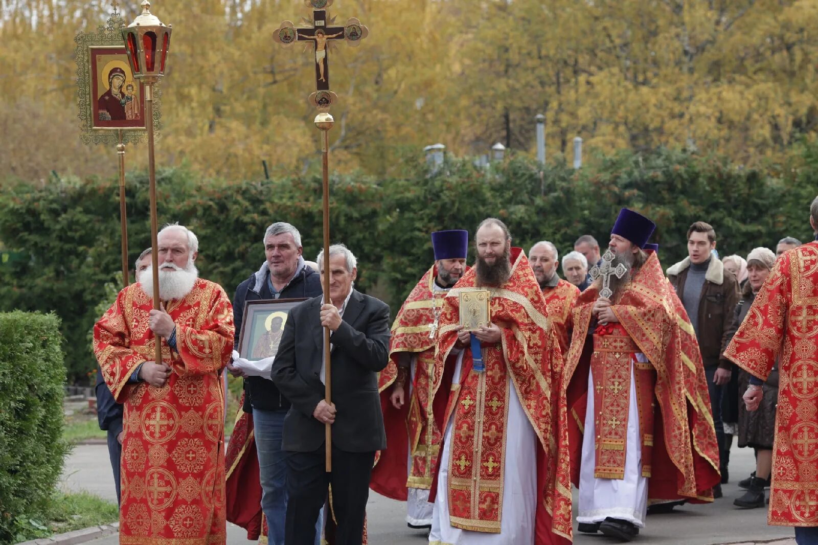 Служба церковь люберцы. Люберецкий храм преображение. Храм люберцы. Люберцы октябрьский проспект храм преображения господня. Вячеслав занков священномученик.