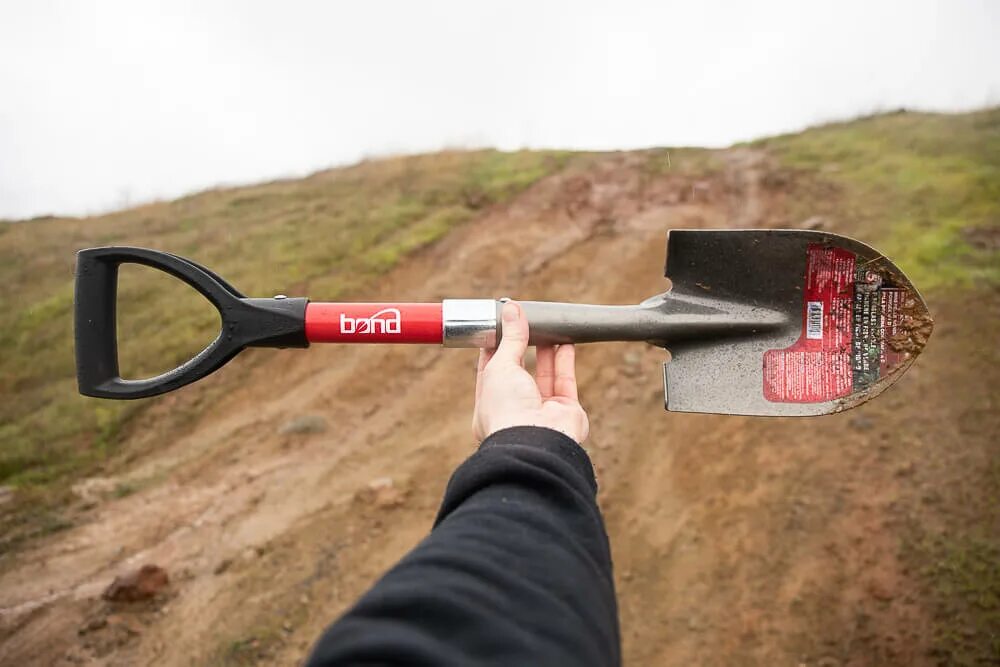 Shovel перевод. Лопата внедорожная. Лопата офф роуд. Лопата для off Road. Лопата самовытягивания офроуд.