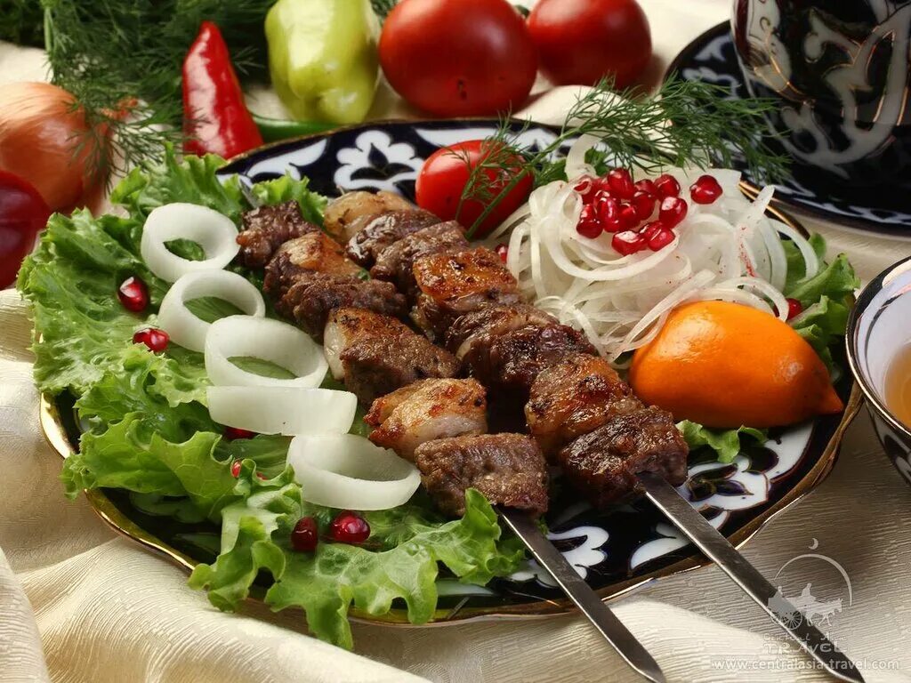 Оджахури по-грузински. Люля кебаб ассорти. Едят ли грузины свинину. Хоровац кебаб. Хоровац кебаб.