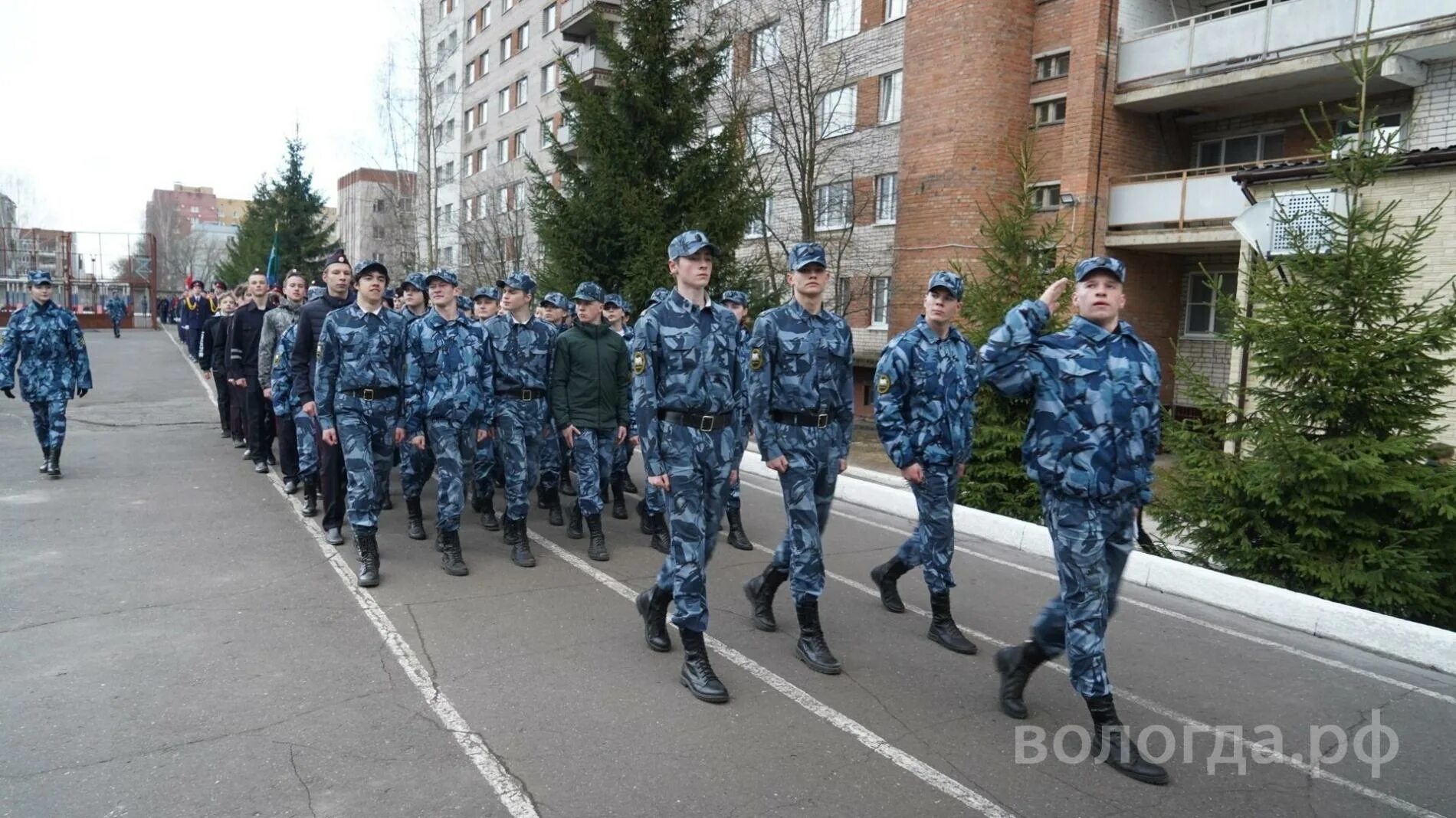 1 мая вологда. Парад Победы Вологда. Парад Победы Вологда 2022. 9 Мая Вологда. Парад в Вологде 9 мая 2022 года.