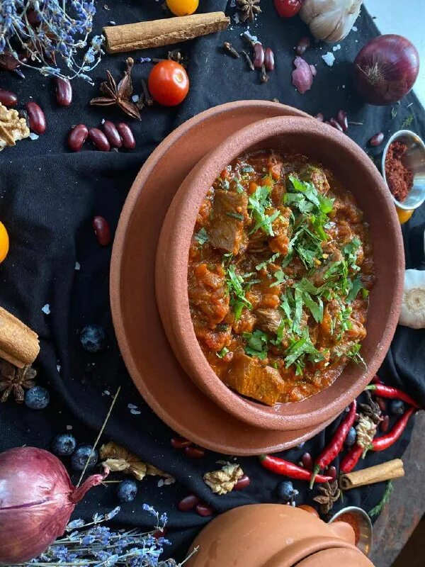 грузинские традиции меню. грузинский новогодний стол. ресторана грузинской кухни швили курская. хинкали хачапури оджахури. грузинские традиции меню.