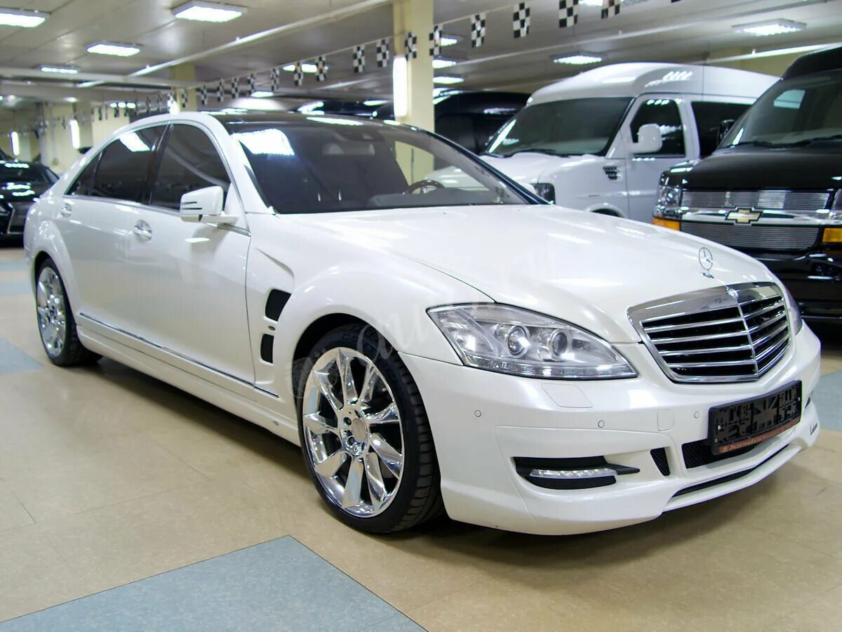 Авито краснодарский край мерседес. 221 Мерседес 5.5 белый. Mercedes-Benz s v (w221) 2008. 221 Рестайлинг. 221 Мерседес 6.3 белый жемчуг.