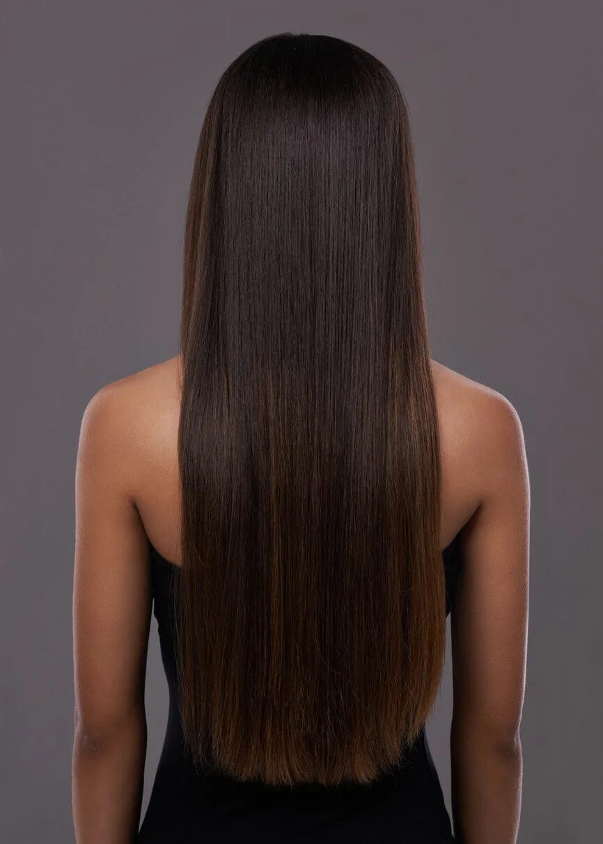 Длинные волосы со спины. Стрижка кончиков полукругом на длинные волосы. Стрижка кончиков волос полукругом. She has long hair