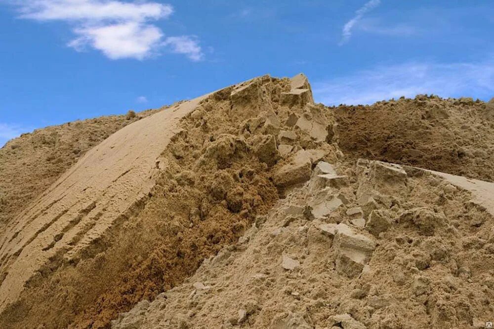 Песок строительный купить спб. Песок строительный. Песок строительный карьерный. Песок на стройке. Песок карьерный намывной.