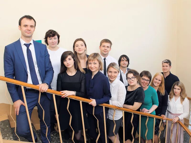 Группа компаний стандарт. Группа компаний стандарт оценка. Завод окон стандарт логотип. Знак качества. Фирма стандарт.