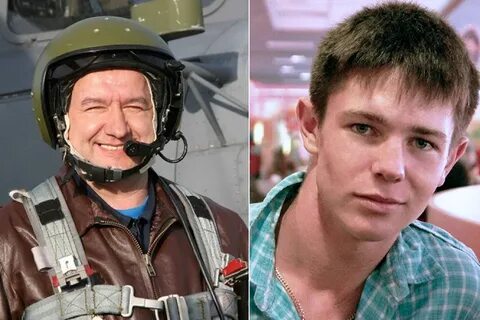 Сколько лет летчику