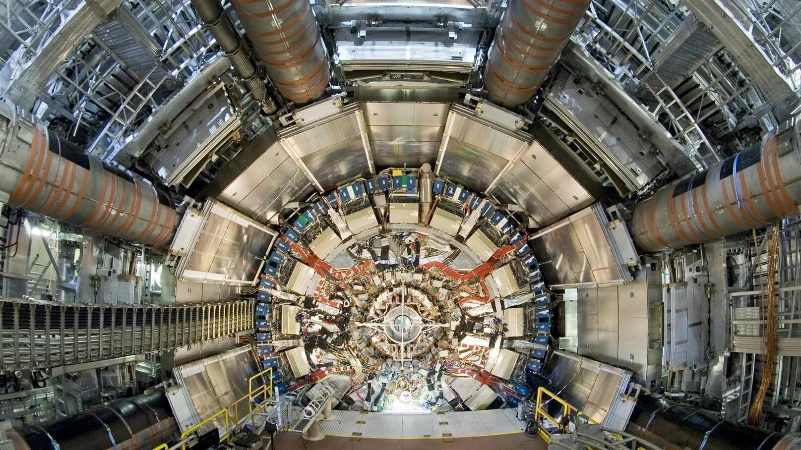Большой адронный коллайдер в CERN. Коллайдер адронный коллайдер. Большим адронным коллайдером (LHC),. ЦЕРН ускоритель частиц. Андроидный коллайдер это