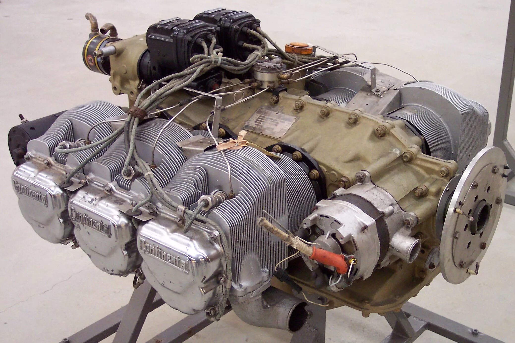 Немецкие двигатели автомобилей. Continental io-520. Двигатель Lycoming io-360-l2a. Двигатель Continental io-520-a. АПД-200 двигатель авиационный поршневой.
